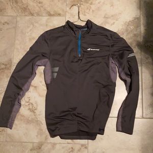 This is a Babolat Pullover Size Small